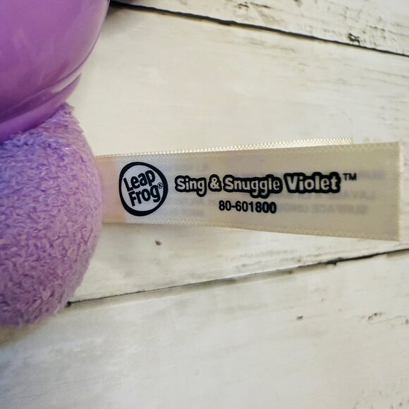 LeapFrog Sing and Snuggle Violet - Picture 4 of 7